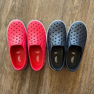 Old Navy Kids Water Shoes Bundle. Size 11/12 Kids. Navy and Red. Great condition